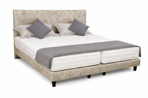 200cm x 215cm Amelia Bed, Wemyss Fabric
