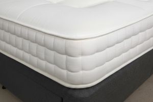 6' x 6'9" / 180cm x 205cm Superior Firm Mattress